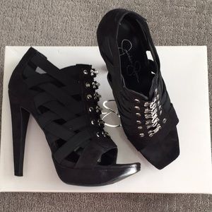Jessica Simpson ‘Satino’ Black Elastic Pump